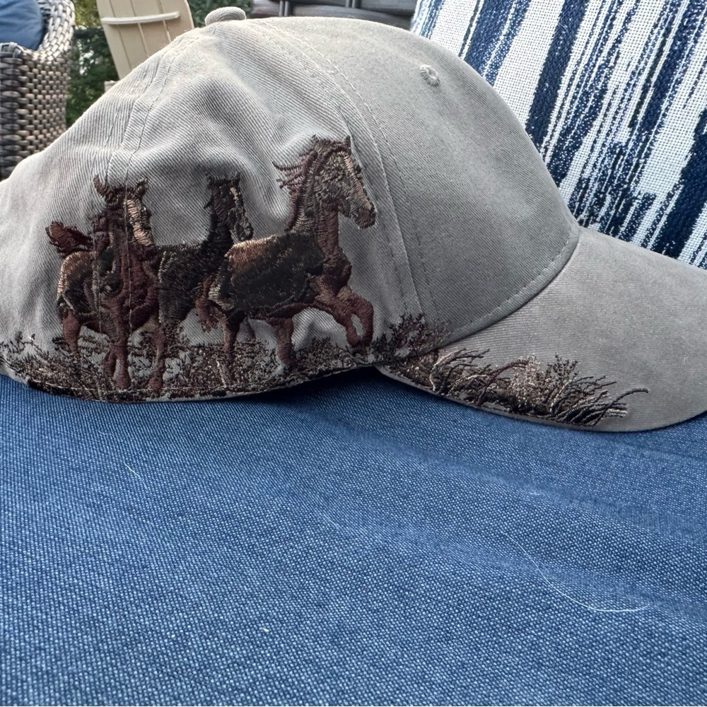 Gray Horse Embroidered Women's Cap